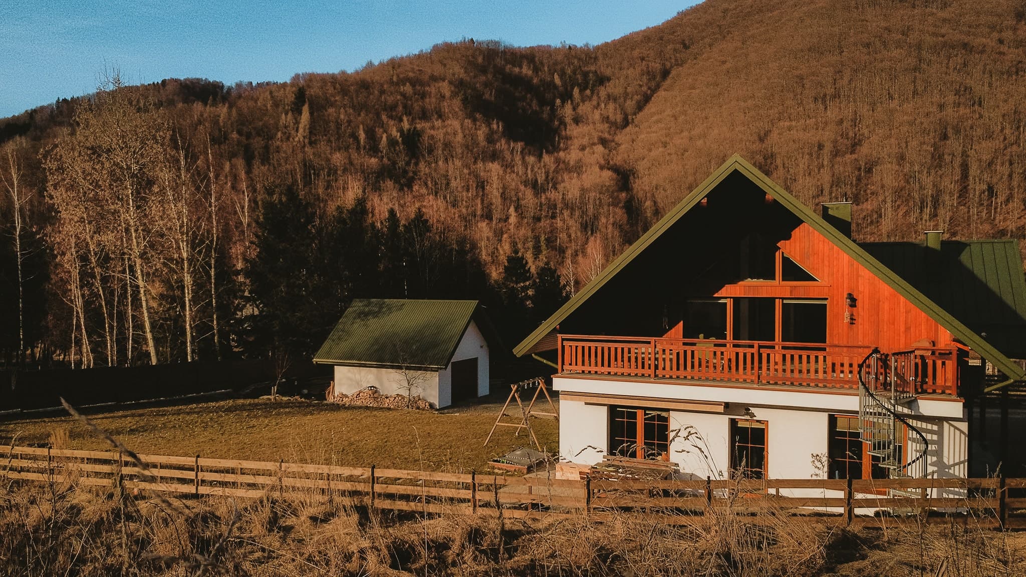 Daleko do Sufitu - Mountain House